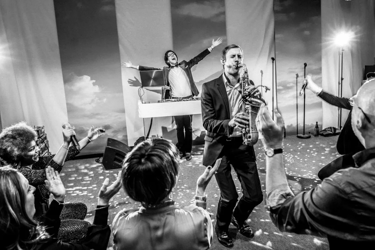 Unsere DJs bei der Gala: Musik, Party und Unterhaltung in deutscher Atmosphäre.